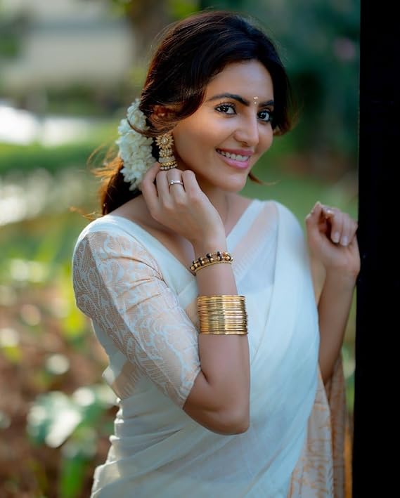 Pure silk Kanjivaram Saree with Blouse piece (off white)