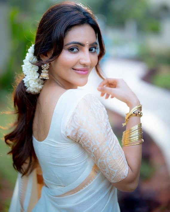 Pure silk Kanjivaram Saree with Blouse piece (off white)